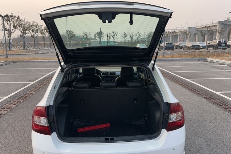 Used Skoda Rapid Spaceback 2014 1.6L Automatic Enjoyment Edition
