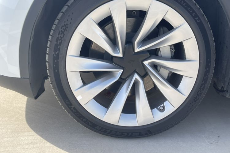 Used Tesla Model Y 2025 Rear-Wheel-Drive Version