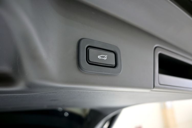 Used Land Rover Range Rover Evoque 2022 Aurora L 249 PS R-Dynamic Collins Antique Bronze Special Edition