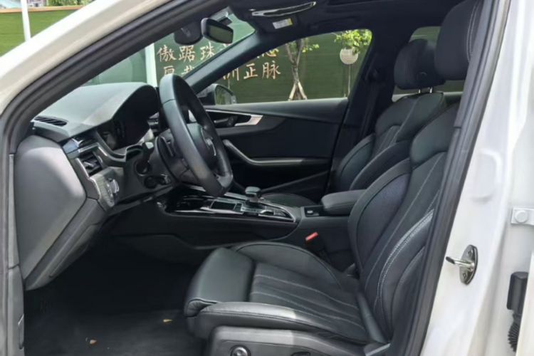 Used Audi A4L 2023 40 TFSI Luxury Dynamic Model
