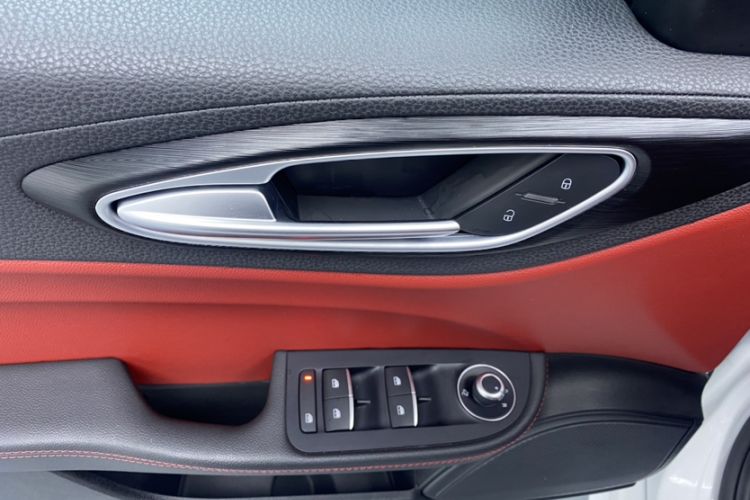 Used Alfa Romeo Giulia 2017 2.0T 280HP Luxury Edition
