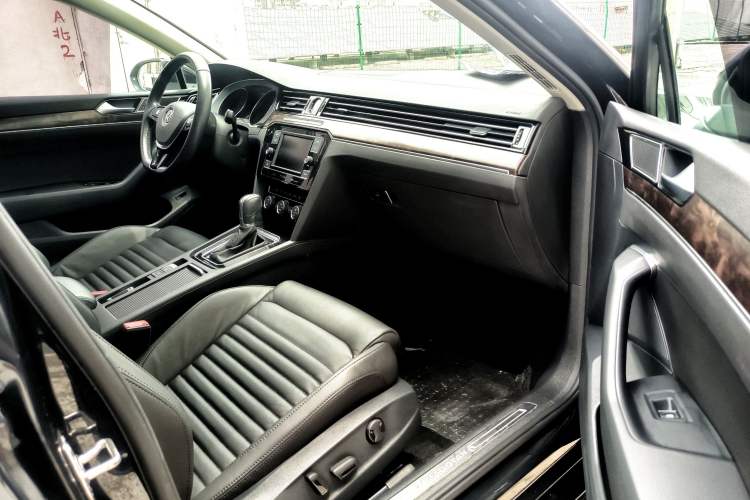 Used Volkswagen Magotan 2018 Facelift 330TSI DSG Luxury Model
