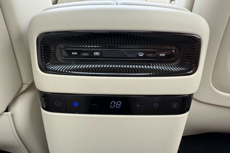 Used VOYAH Dream 2025 PHEV Four-Wheel-Drive Flagship Kunpeng Edition