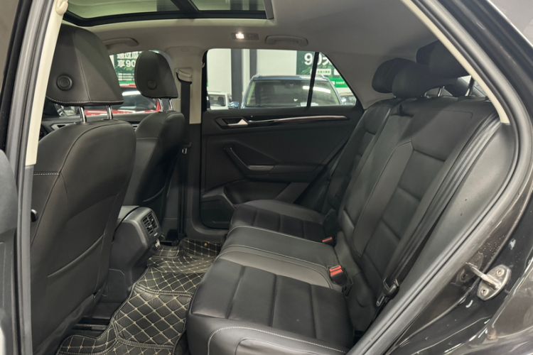 Used Volkswagen T-ROC 2021 280TSI DSG Two-Wheel Drive Comfort Connect Edition
