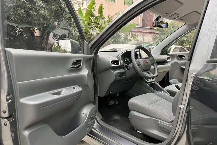 Used Wuling Hongguang New Energy 2024 All-Electric Model 300KM Standard Version
