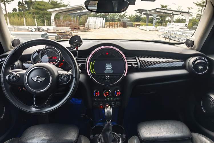 Used  MINI 2015 2.0T COOPER S Five-Door Edition
