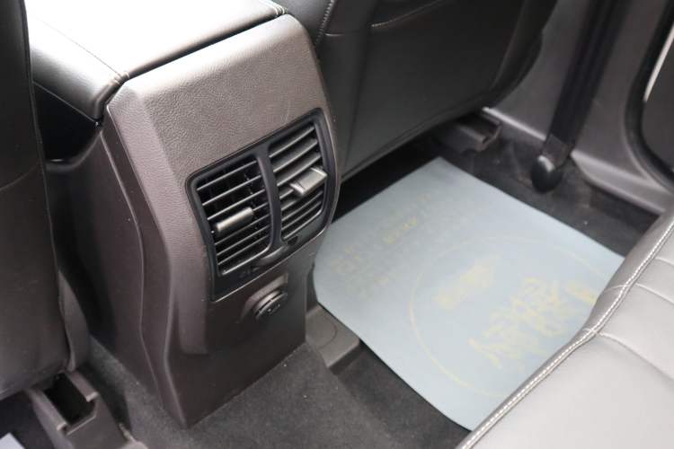 Used Ford Kuga 2015 2.0L GTDi Four-Wheel-Drive Sport Model
