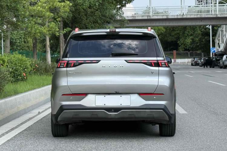 Used AION Y 2022 70 Tech Edition Lithium Iron Phosphate
