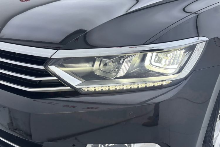 Used Volkswagen Magotan 2019 330TSI DSG Leading Edition China V Standard
