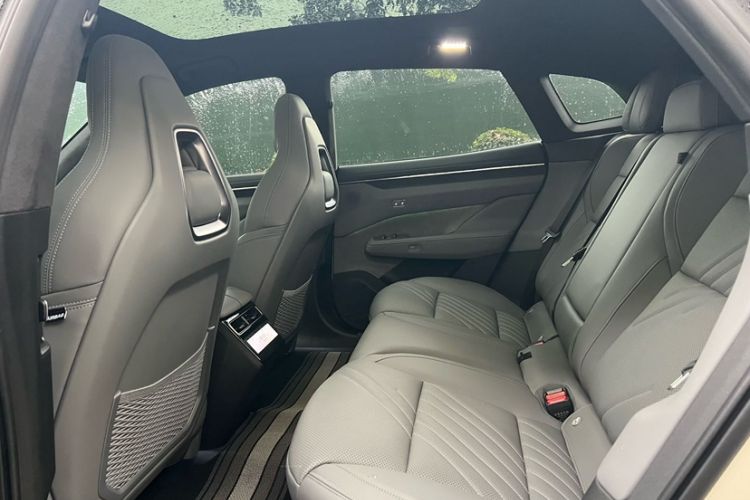 Used Zeekr 001 2025 WE Edition 100 kWh Rear-Wheel Drive