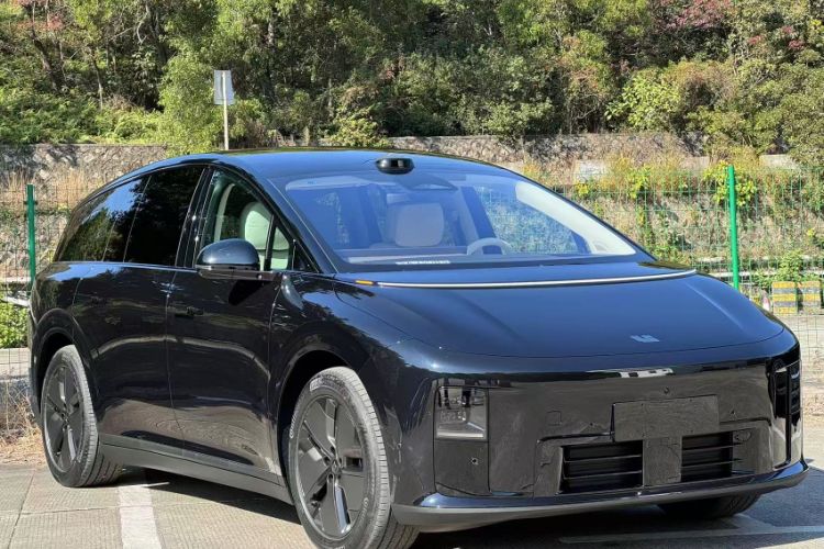 Used Li Auto Li Auto i8 2025 Standard Edition
