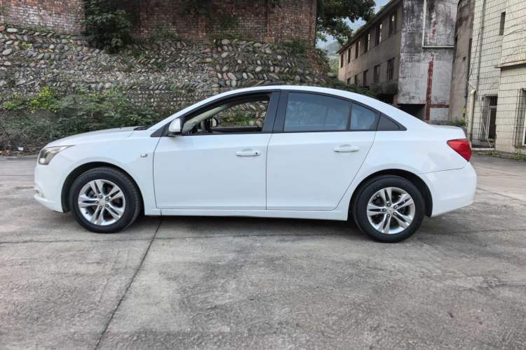 Used Chevrolet Cruze 2015 1.5L Classic SE AT
