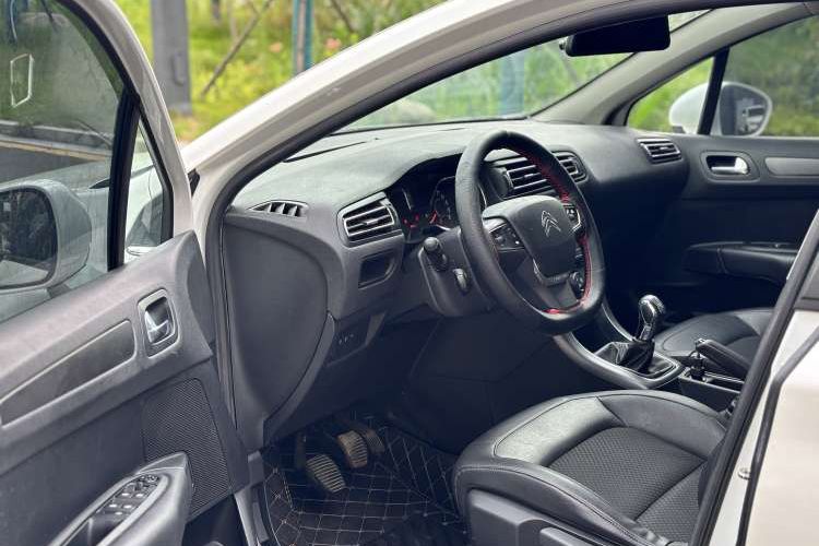 Used Citroen C4 Sega 2016 1.6L manual luxury version