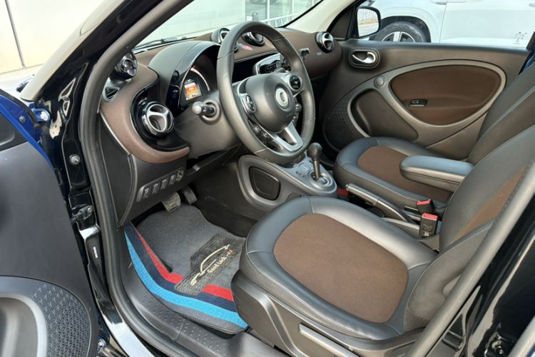 Used  forfour 2018 0.9T 66 kW Fashion Edition
