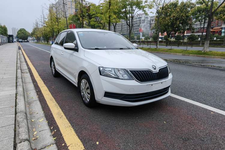 Used Skoda Rapid Spaceback 2018 1.6L Automatic Standard Edition
