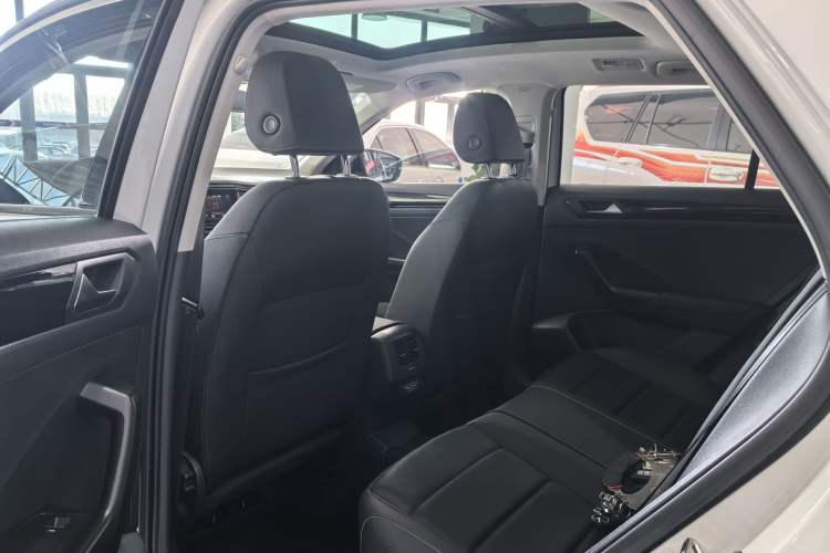 Used Volkswagen T-ROC 2020 280TSI DSG Two-Wheel Drive Comfort Version