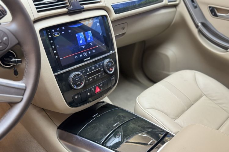 Used Mercedes-Benz R-Class 2017 R 320 4MATIC Business Edition Prestige Model
