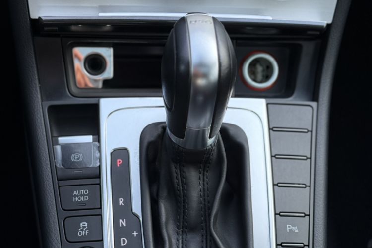 Used Volkswagen Magotan 2013 1.8TSI Luxury Model
