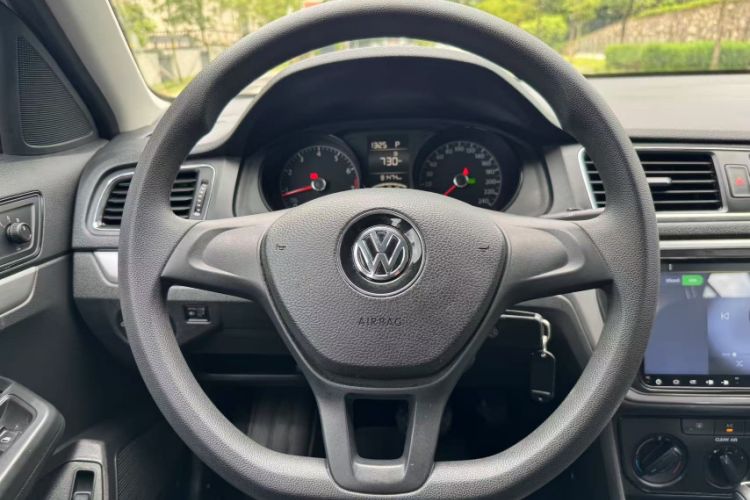 Used Volkswagen Lavida 2017 1.6L Automatic Fashion Edition
