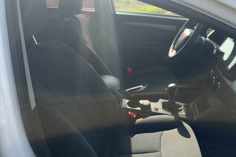 Used Roewe 350 2015 1.5L Manual Luxury Sunroof Edition