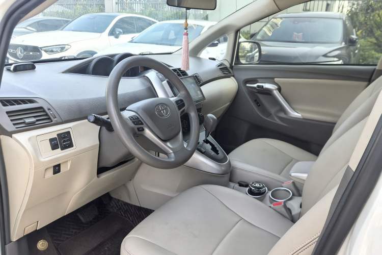 Used Toyota Verso 2015 180E CVT Crossover Edition