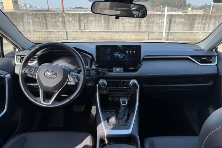 Used Toyota Wildlander 2024 Dual-Motor 2.5L E-CVT Two-Wheel Drive Luxury PLUS Edition
