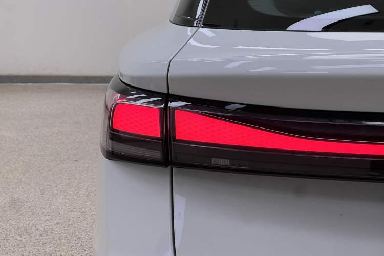 Used Volkswagen ID.7 VIZZION 2024 AIR model