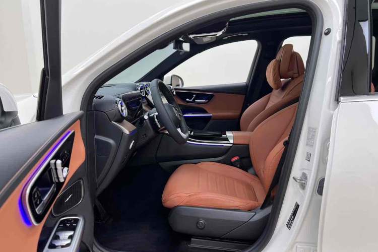 Used Mercedes-Benz GLC 2023 Refreshed GLC 300 L 4MATIC Dynamic Edition 5 Seats
