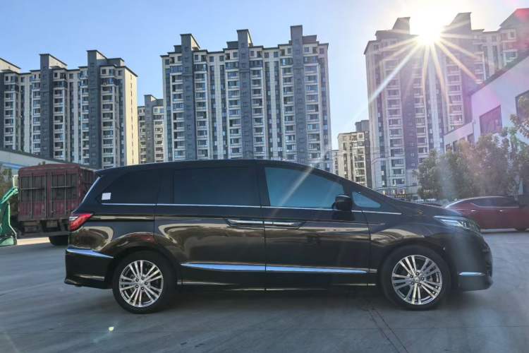 Used Honda Elysion 2016 2.4L Style Edition
