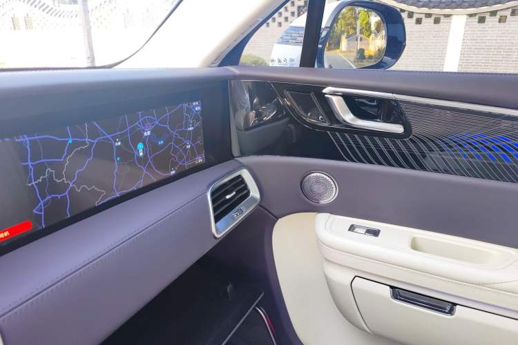 Used Hongqi E-HS9 2022 660 km Range Flagship Edition Four Seats
