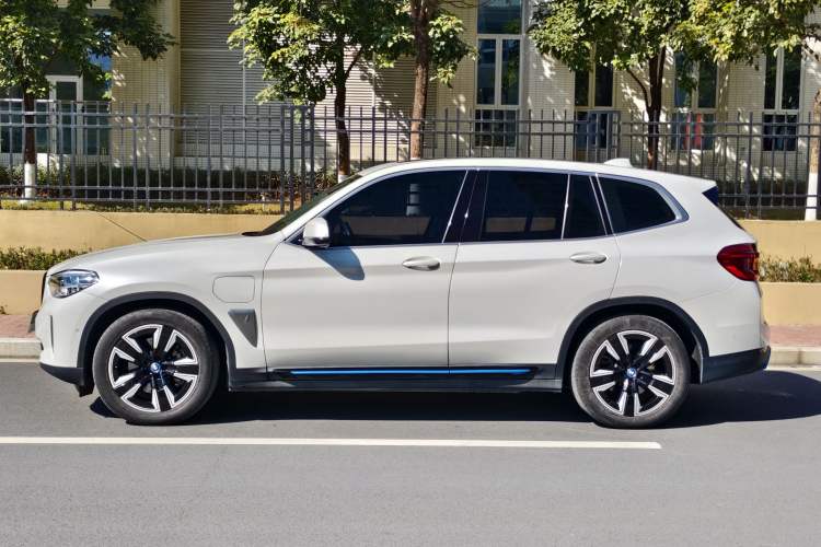 Used BMW iX3 2021 Updated Leading Edition
