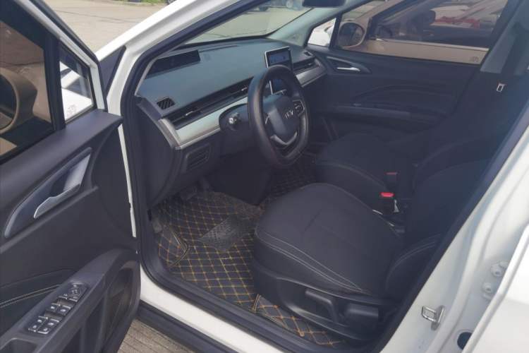 Used NETA V 2021 Standard Range Entertainment Edition
