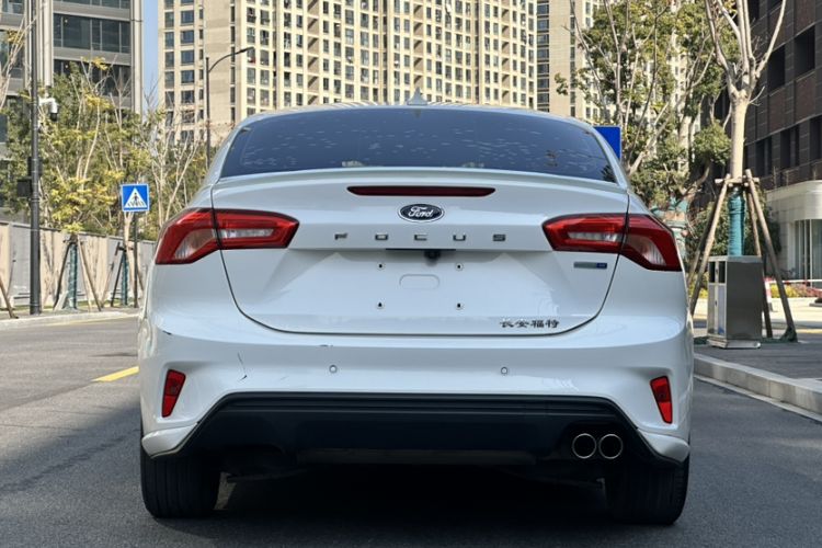 Used Ford Focus 2020 Sedan EcoBoost 180 Automatic Trend Edition
