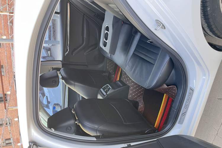 Used Skoda Octavia 2017 1.6L Automatic Smart Drive Edition
