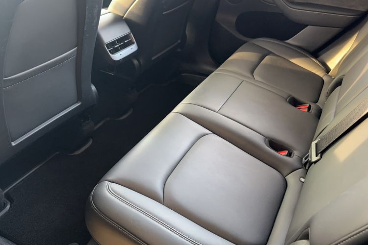 Used Tesla Model Y 2021 Standard Range Rear-Wheel Drive Version