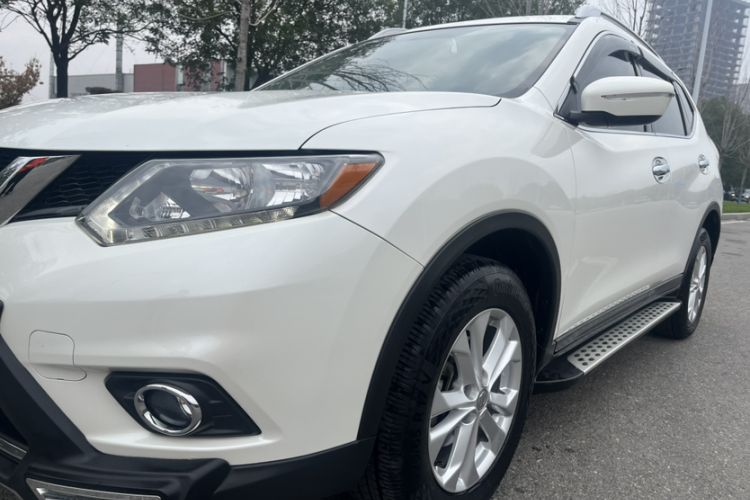 Used Nissan X-Trail 2014 2.5L CVT Leading Edition 4WD
