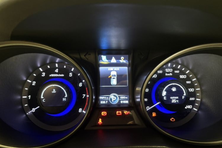 Used Changan CS75 2014 1.8T Automatic Prestige Model China IV Standard
