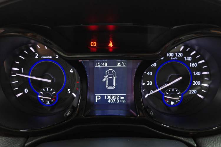 Used JMC Yusheng S350 2013 2.4T Automatic 2WD Diesel Luxury Edition 5 Seats
