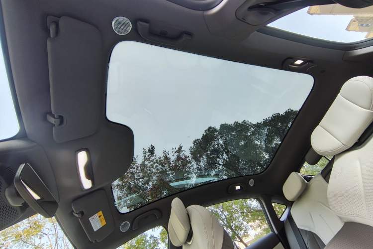 Used  L07 2024 230Max Qiankun Intelligent Driving ADS SE Range-Extended Version
