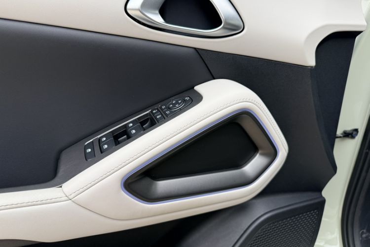 Used BYD Yuan UP 2025 Intelligent Driving Version 401 km Leading Edition