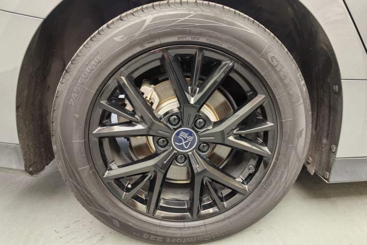 Used BYD Han 2023 DM-i Champion Edition 121KM Prestige Model
