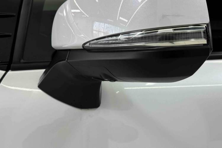 Used Toyota Sienna 2021 2.5L Hybrid Platinum Edition