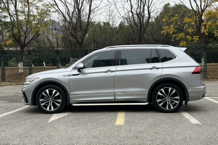 Used Volkswagen Tiguan L 2022 330TSI Automatic Two-Wheel Drive R-Line Flagship Edition
