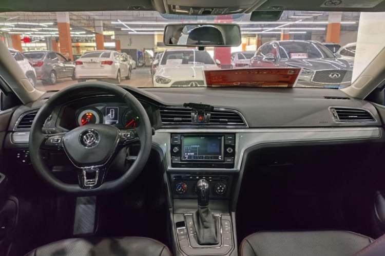 Used Volkswagen Lamando 2019 230TSI DSG Fashion Edition China V Standard