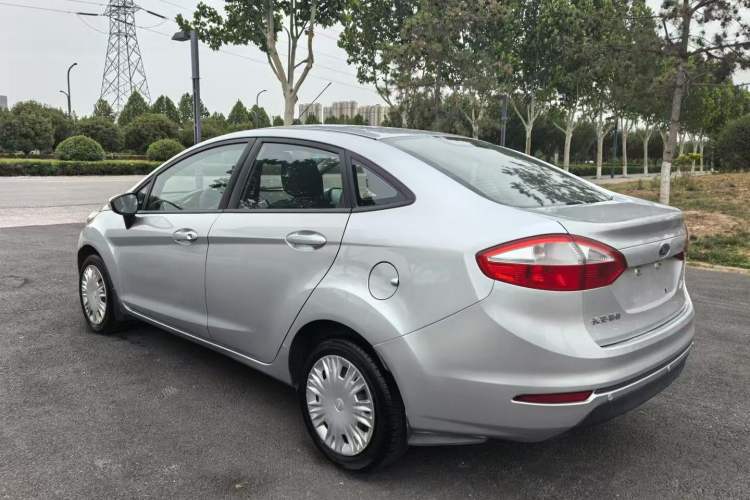 Used Ford Fiesta 2013 Sedan 1.5L Manual Fashion Edition