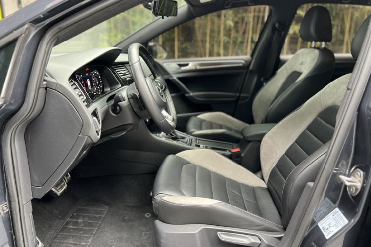 Used Volkswagen Golf 2020 280TSI DSG R-Line Version
