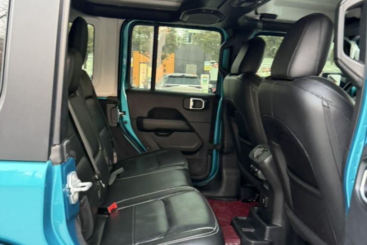 Used  Wrangler 2019 2.0T Sahara Four-Door Version China VI Emission Standard
