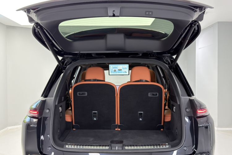 Used Li Auto L8 2023 Air model
