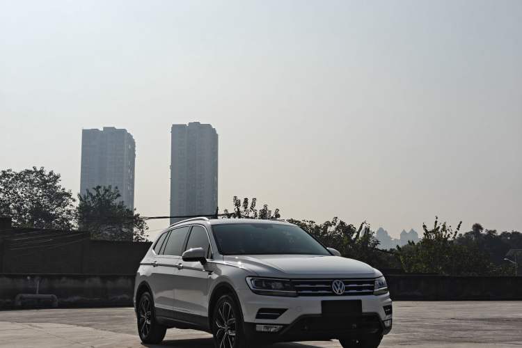 Used Volkswagen Tiguan L 2019 330TSI Automatic Two-Wheel Drive Smart Luxury Version China V Emission Standard