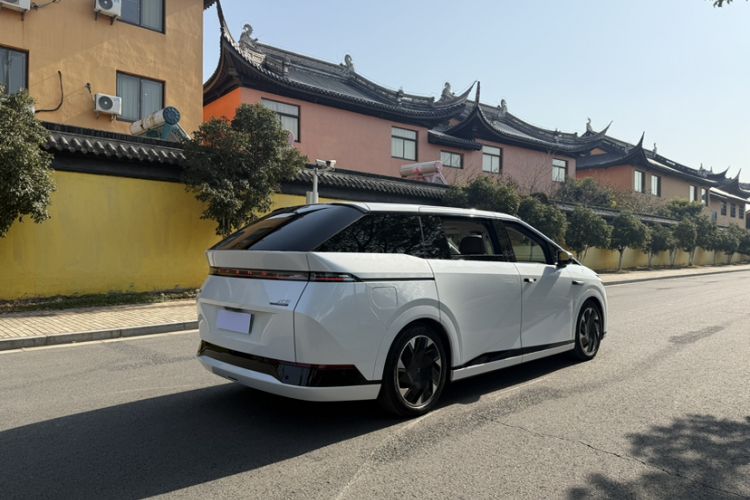 Used XPeng X9 2024 640 All-Wheel Drive High-Performance Max
